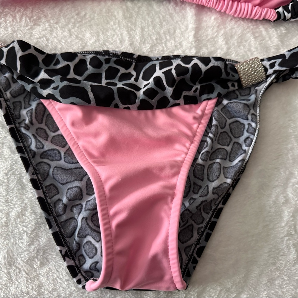 Venus Grey Black Animal Print Pink Silver Accents Bikini Top Cup D Bottoms 4 - Picture 7 of 8